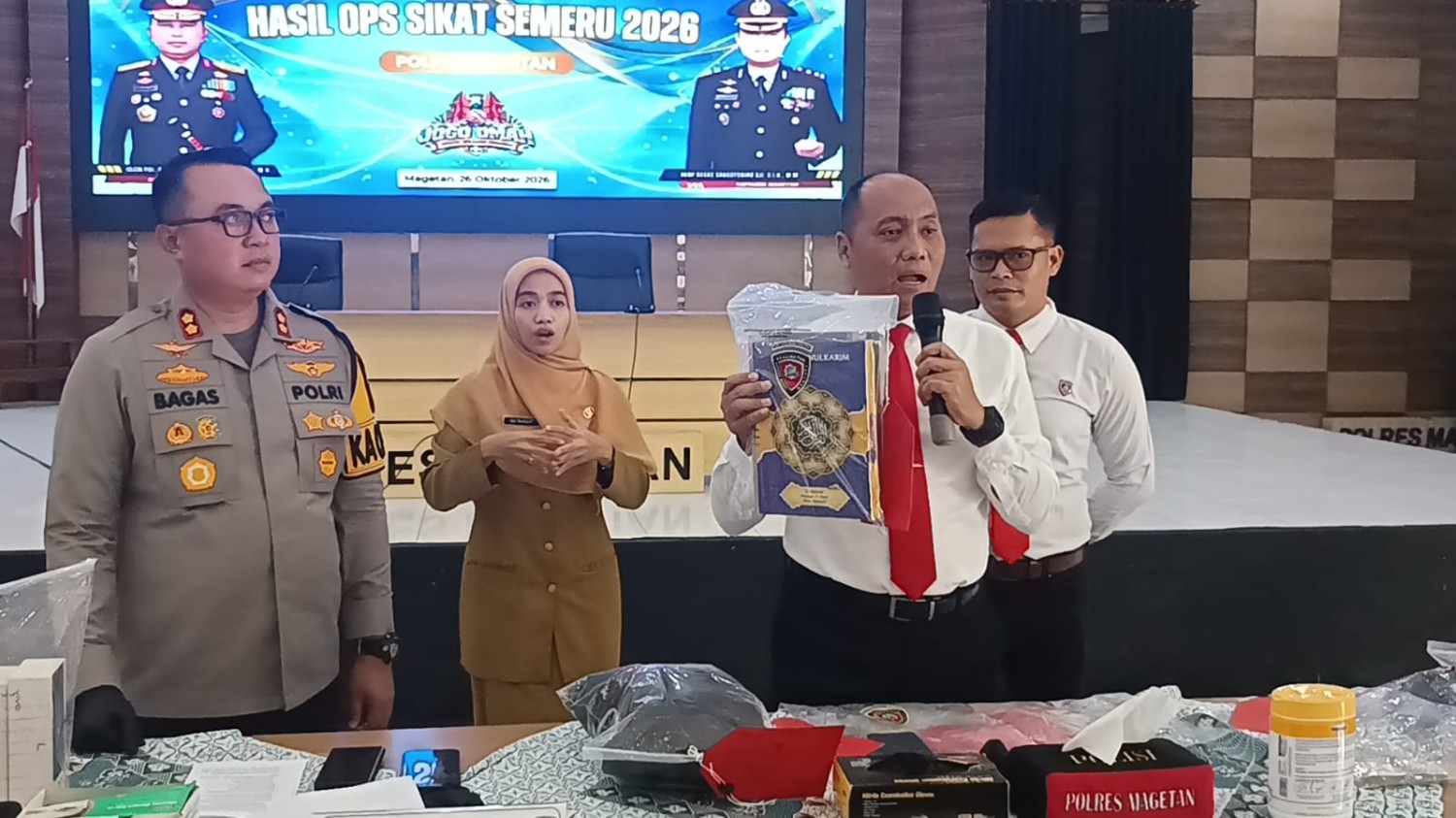 Demi Makan, Pria 61 Tahun dari Madiun Nekat Curi Mikrofon hingga Al-Qur’an di Masjid Magetan.