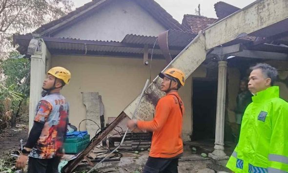 Diguyur Hujan dan Angin Kencang, 10 Rumah dan Sejumlah Fasilitas Umum di Kartoharjo Magetan Rusak